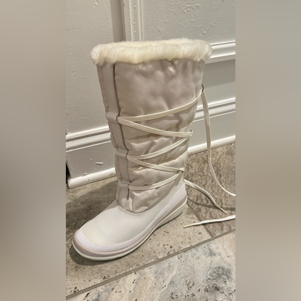 Cute winter shoes Timberland
Size 7, but will be good on 6,5 as well